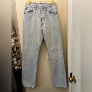 Vintage Levi’s Light Blue Denim Jeans for Women size 28